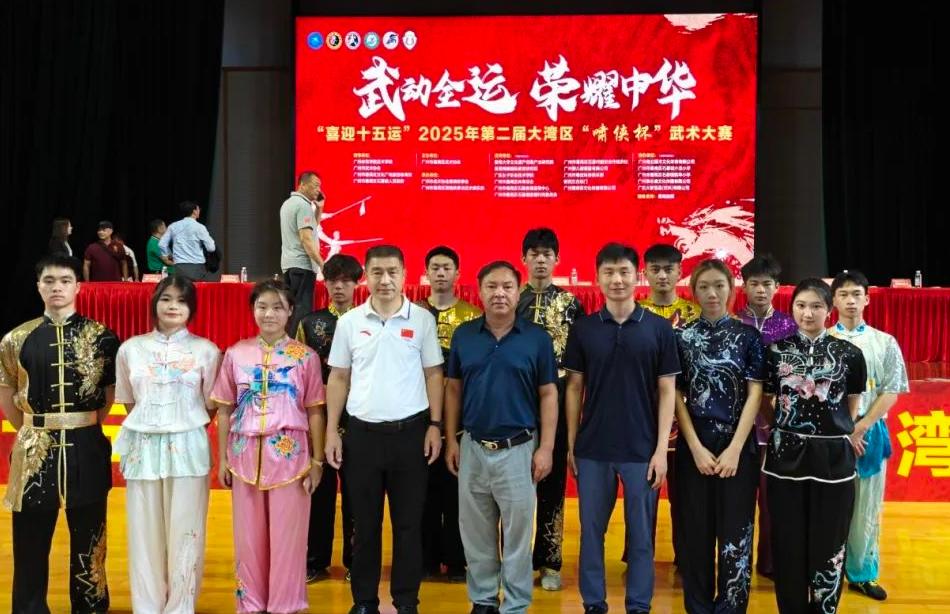 非遗武术绽新彩 青春聚力护传...